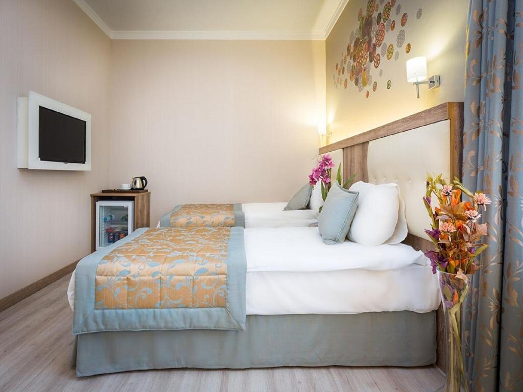 Fatih Hotel Corner 17