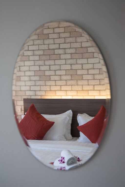 Q Space Residence 12