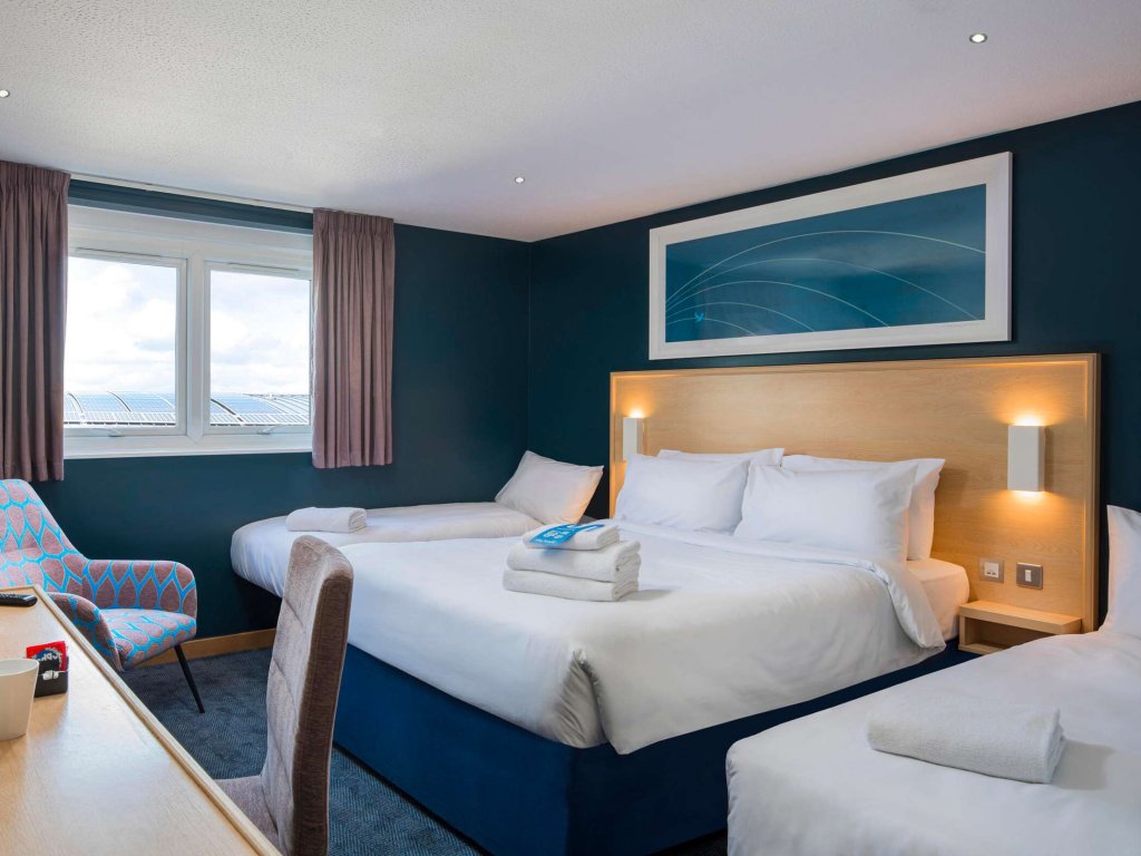 Travelodge London Central City Road Hotel 2