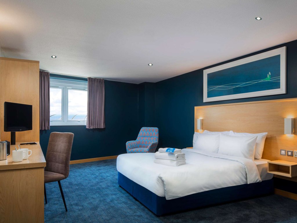Travelodge London Central City Road Hotel 3