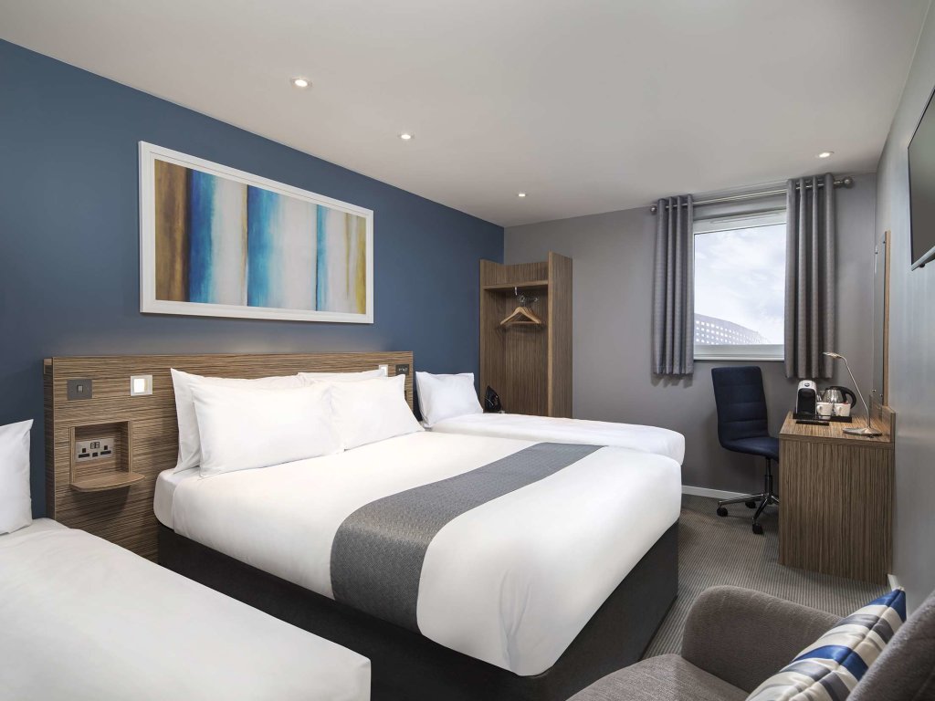 Travelodge London Central City Road Hotel 4