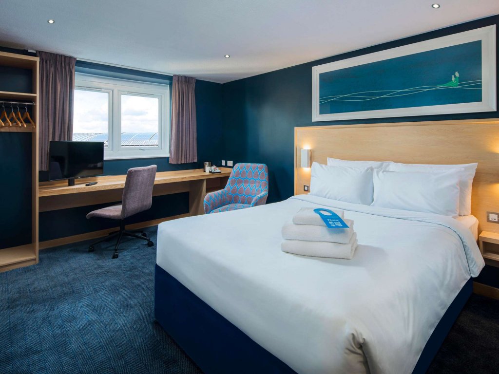 Travelodge London Central City Road Hotel 6