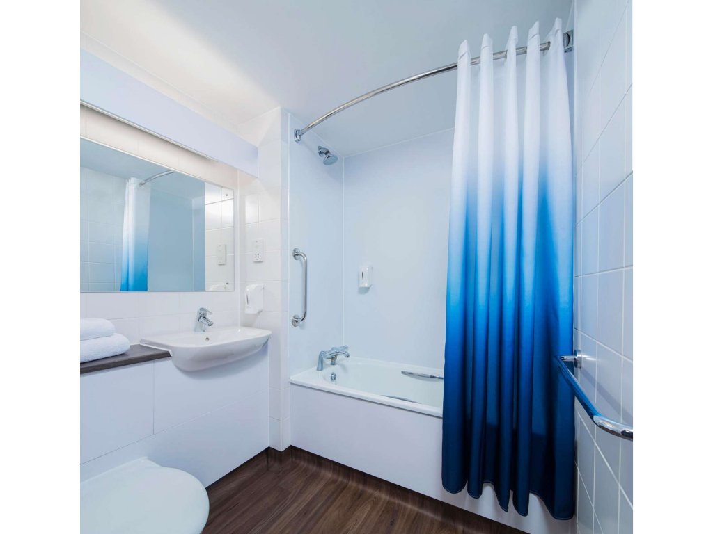 Travelodge London Central City Road Hotel 7