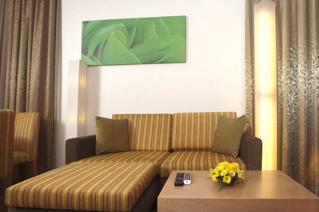 Al Khoory Executive Hotel 24