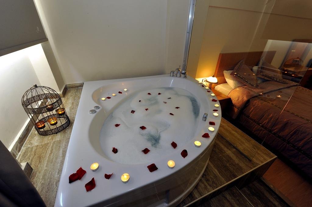 Aiza Suites 12