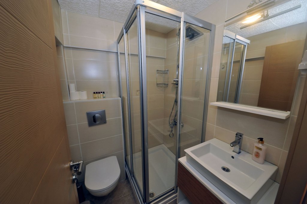 Aiza Suites 14