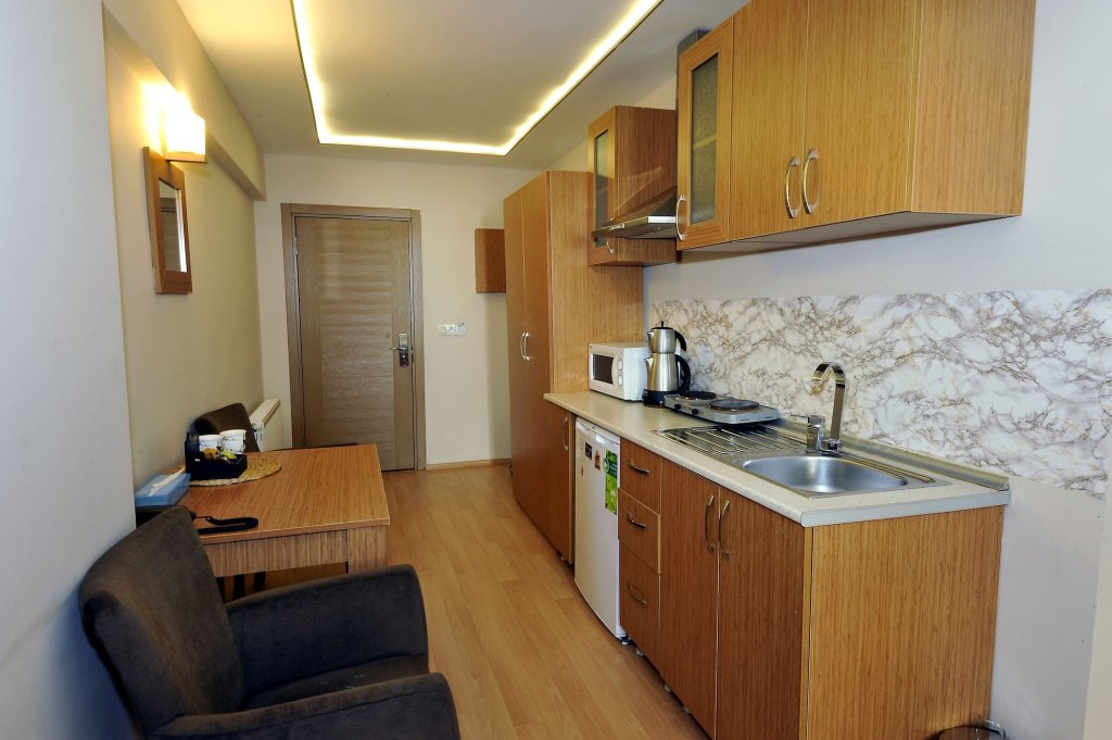 Aiza Suites 17