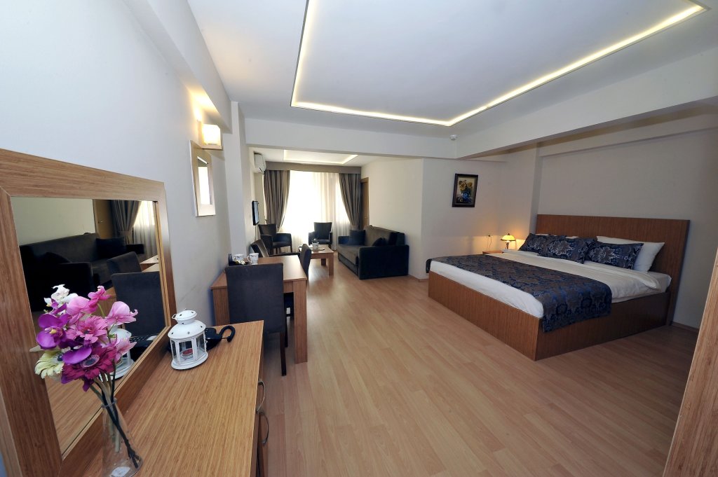 Aiza Suites 18