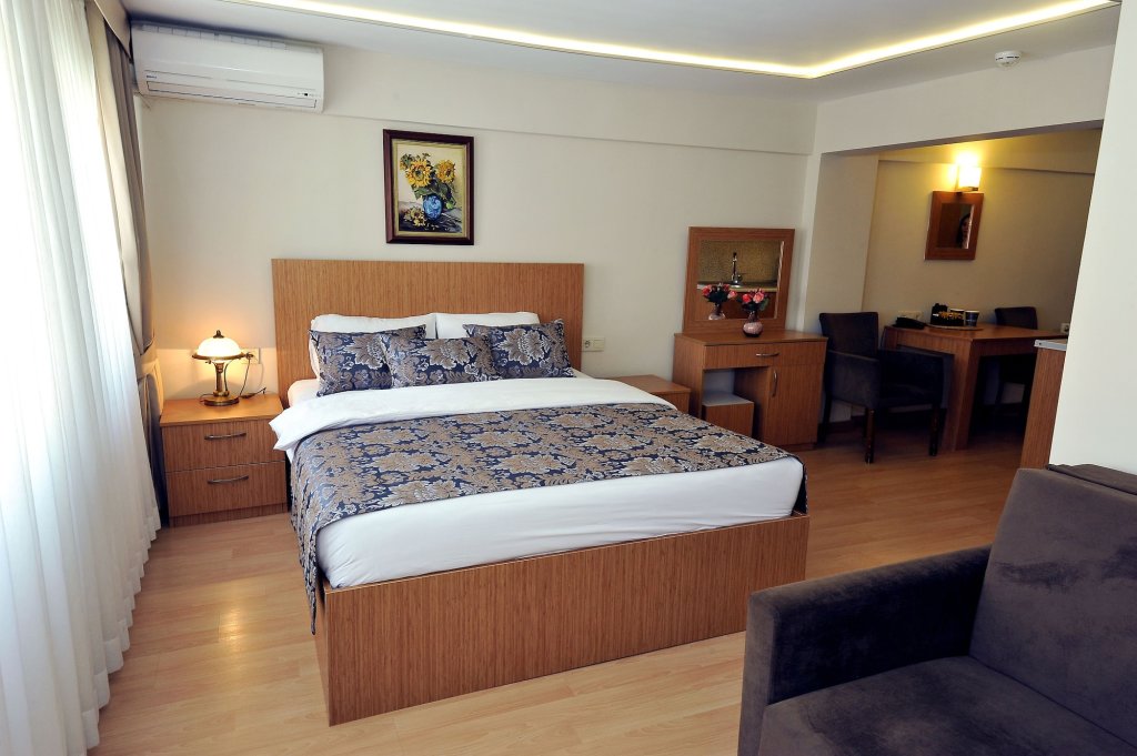 Aiza Suites 21