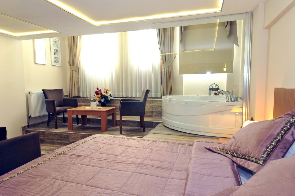 Aiza Suites 24