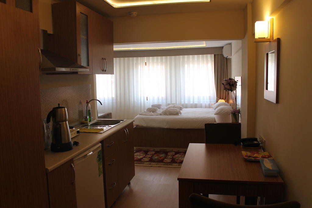 Aiza Suites 8