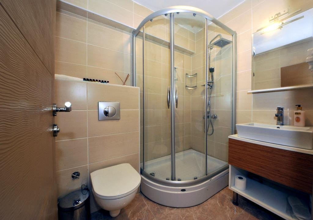 Aiza Suites 9