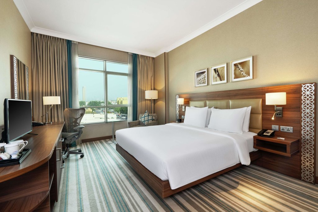 Hilton Garden Inn Dubai Al Mina 11