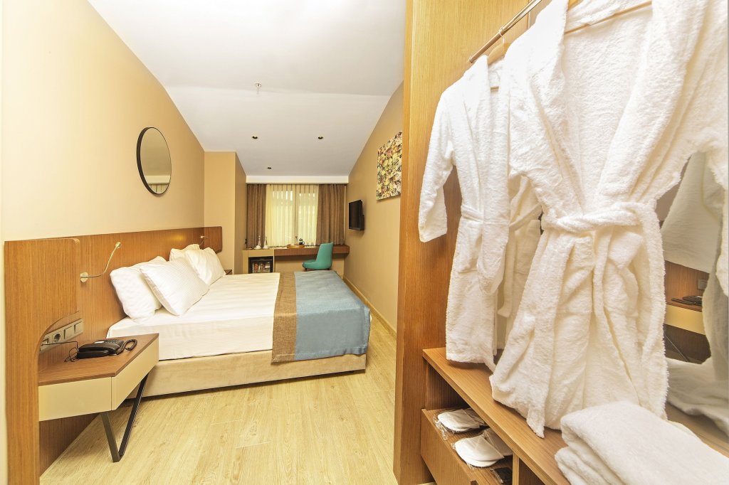 Redmont Hotel Nisantasi 9