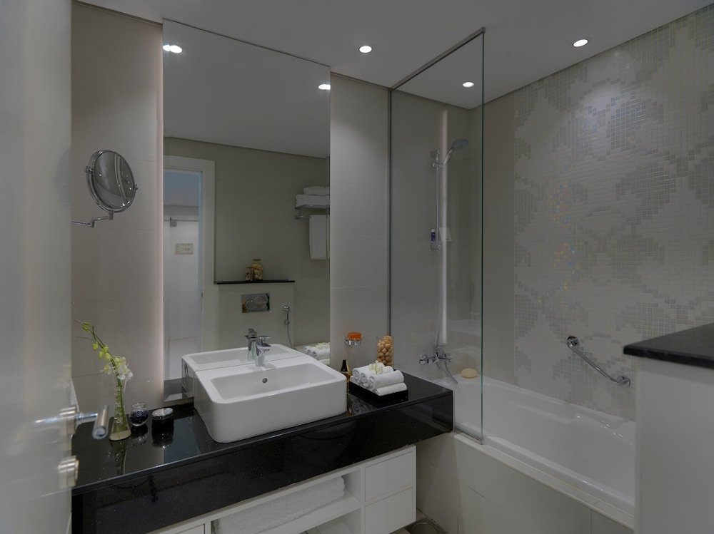 DAMAC Maison Canal Views 18