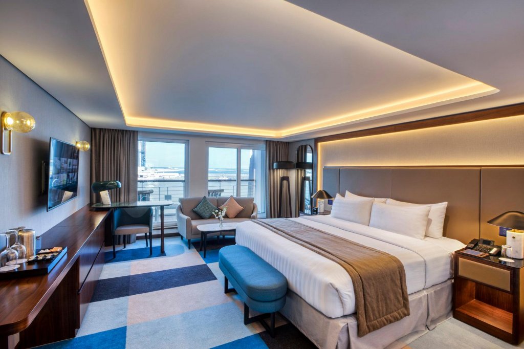 Queen Elizabeth 2 Hotel 10