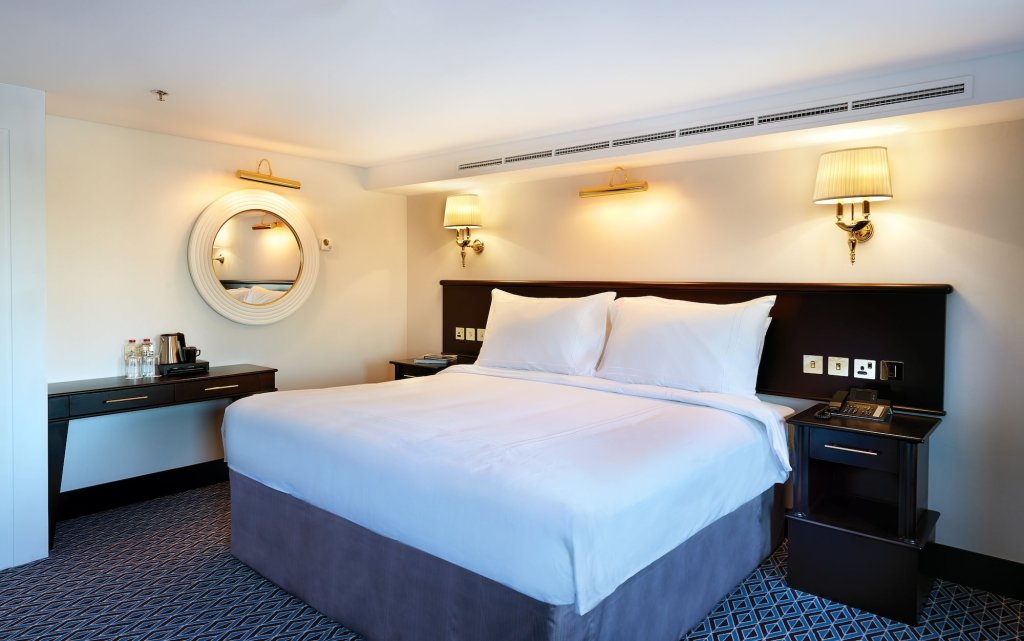 Queen Elizabeth 2 Hotel 3