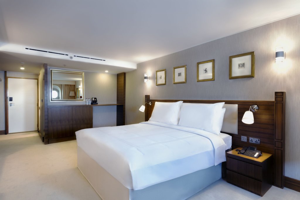 Queen Elizabeth 2 Hotel 7