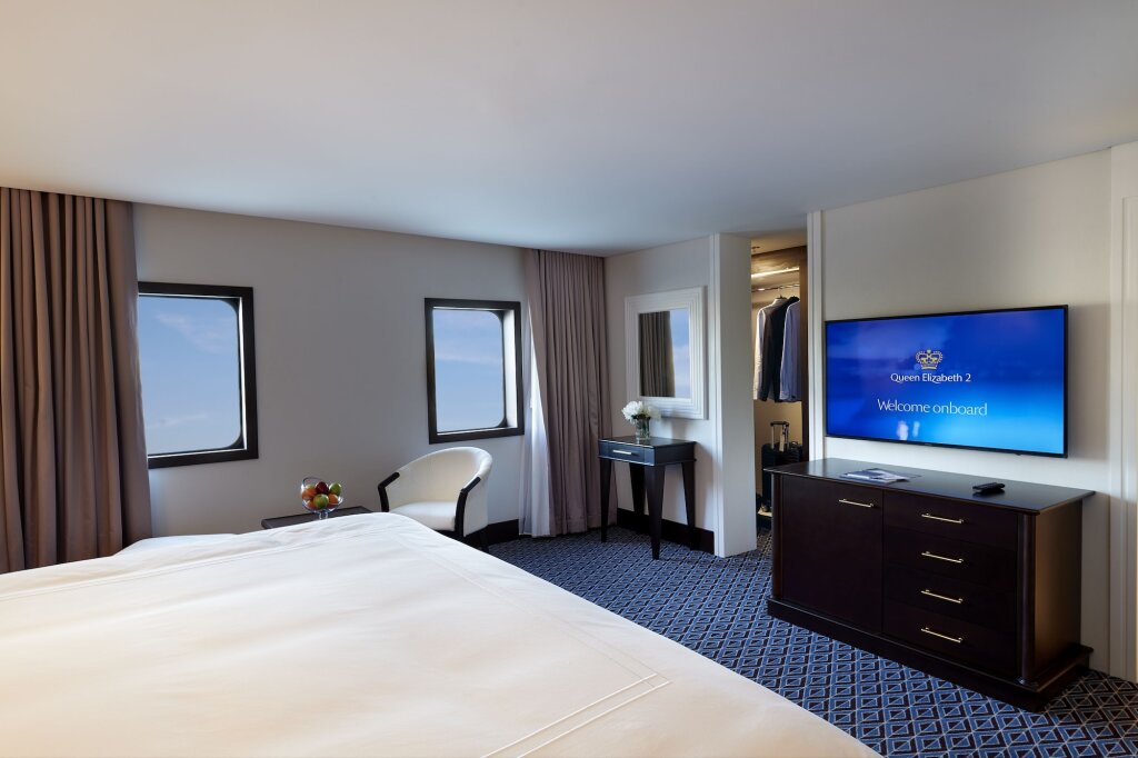 Queen Elizabeth 2 Hotel 9