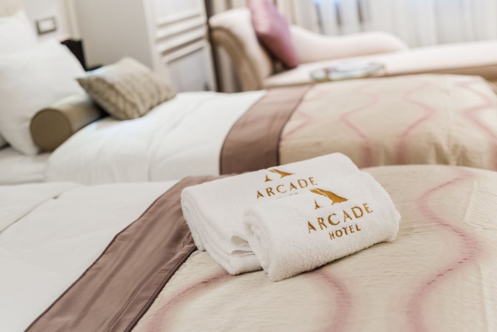 Arcade Hotel 18