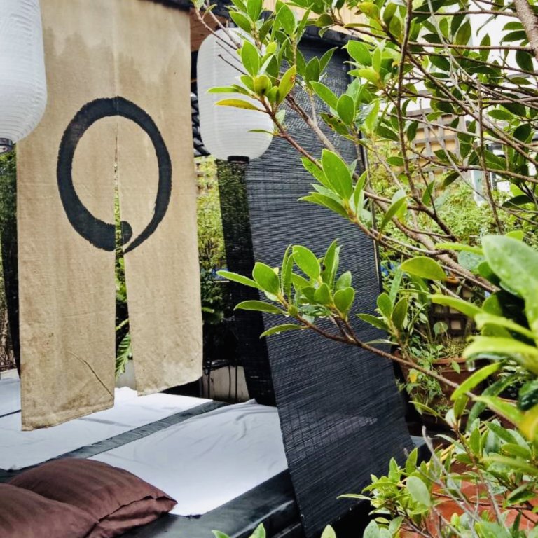 Blu Cabin Ari Stylish Gay Poshtel 15