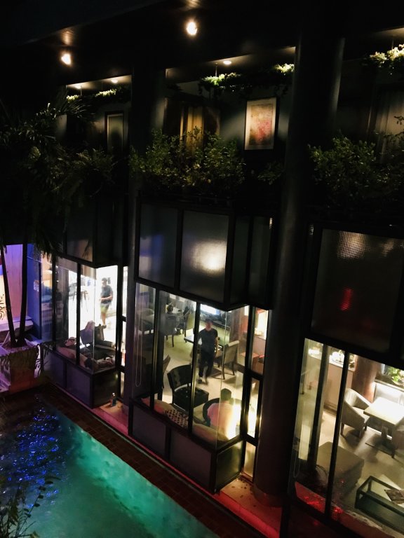 Blu Cabin Ari Stylish Gay Poshtel 17