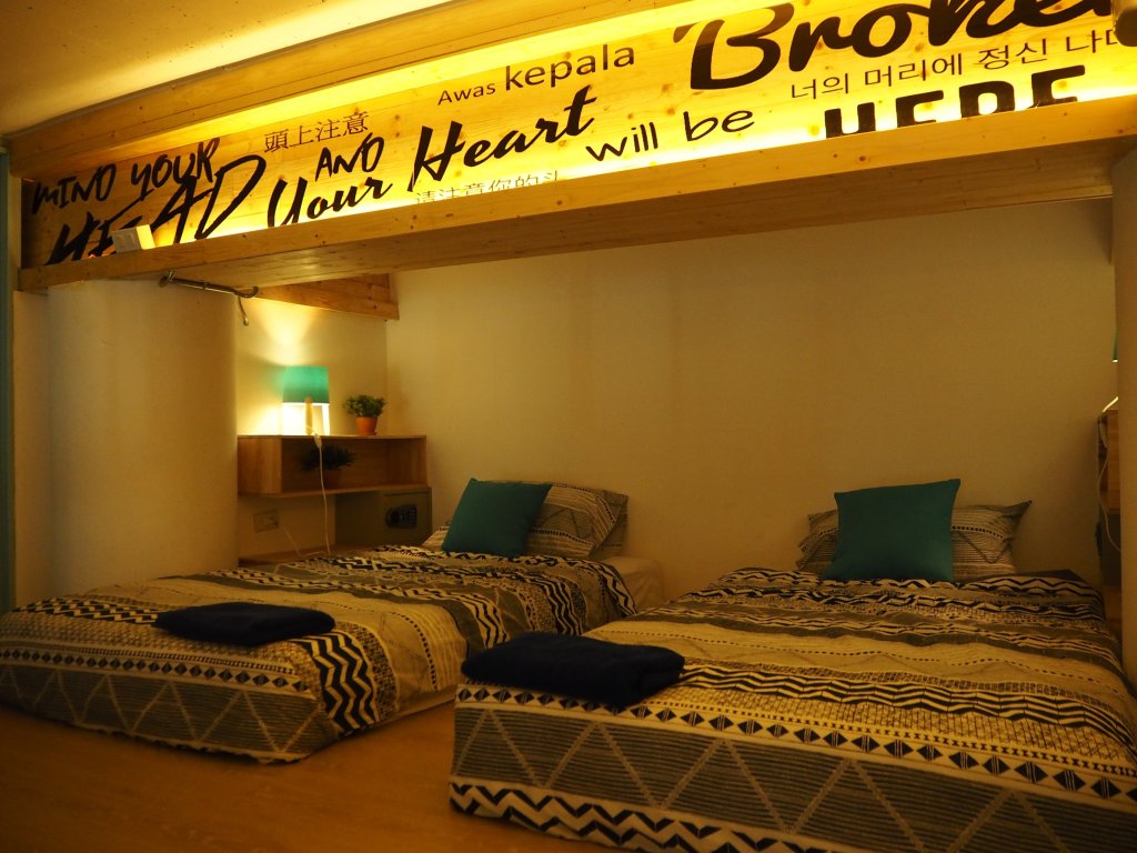 Blu Cabin Ari Stylish Gay Poshtel 19