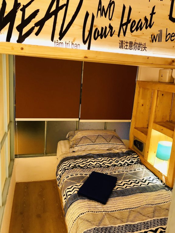 Blu Cabin Ari Stylish Gay Poshtel 2