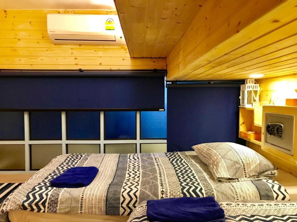 Blu Cabin Ari Stylish Gay Poshtel 24