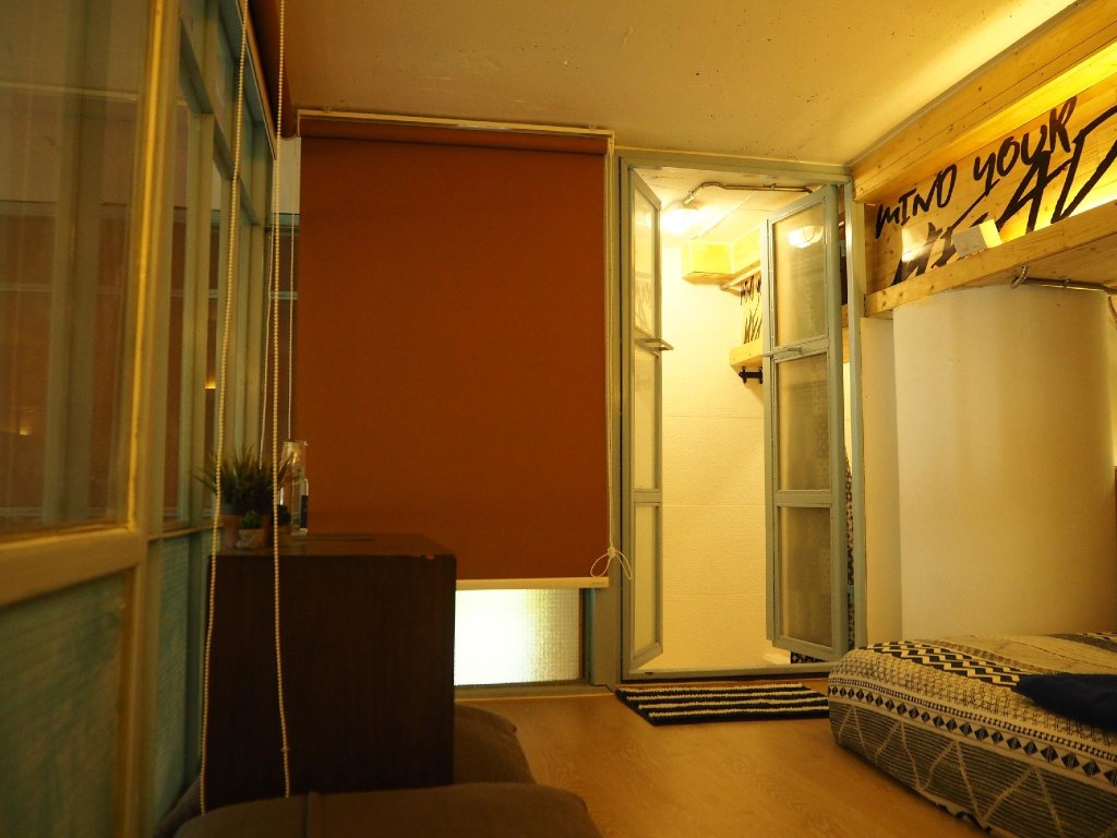 Blu Cabin Ari Stylish Gay Poshtel 7