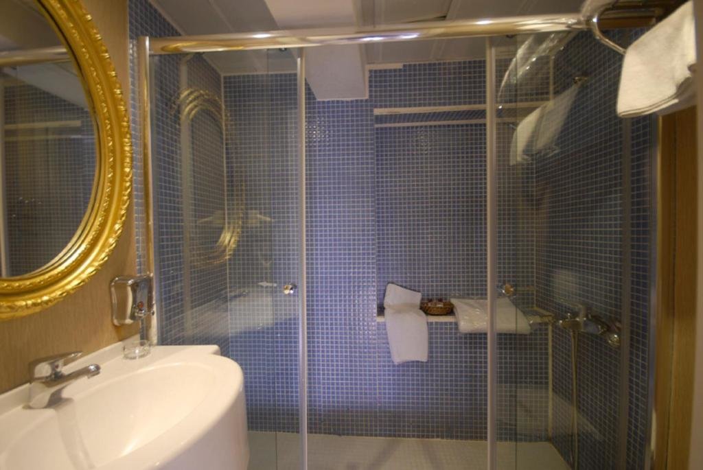 Osmanbey Fatih Hotel 8