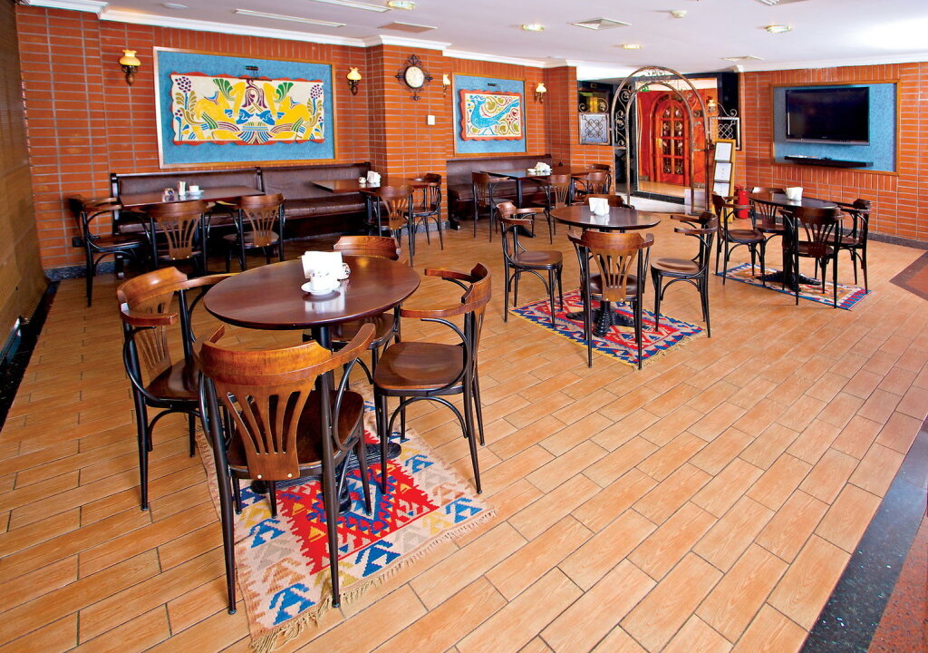 Grand Hilarium Hotel 3