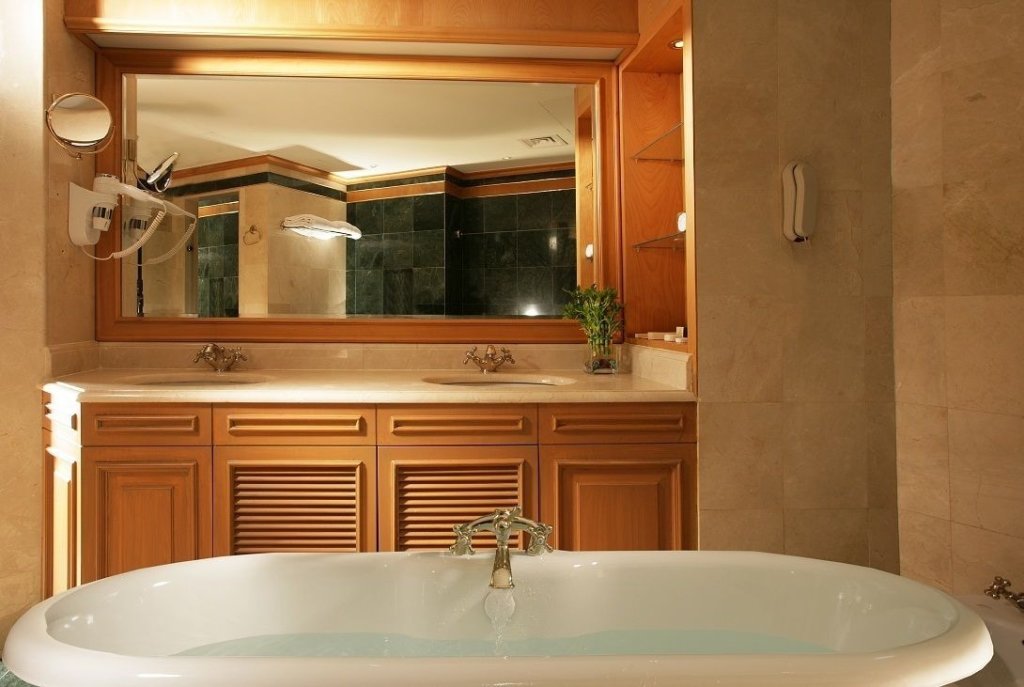 Chelsea Plaza Hotel Dubai 12