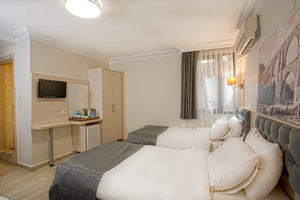 Sim Hotel 12