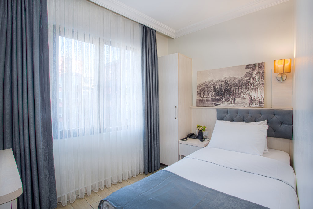 Sim Hotel 13