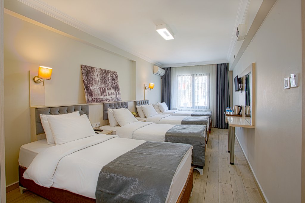 Sim Hotel 8