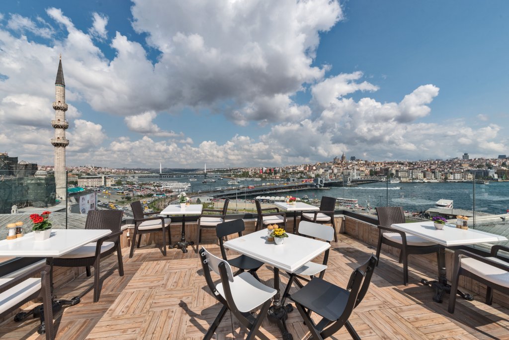 Alpek Hotel 8