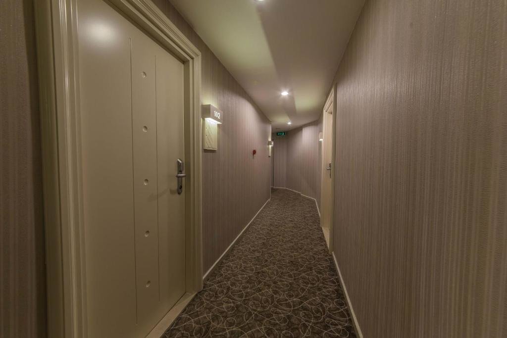 The Constantine Hotel 11