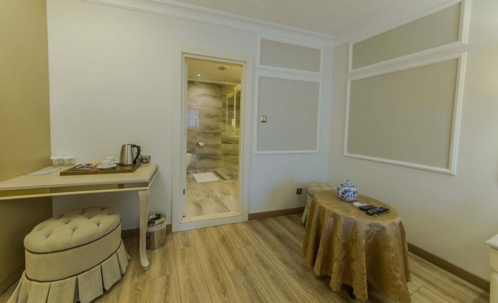 The Constantine Hotel 17