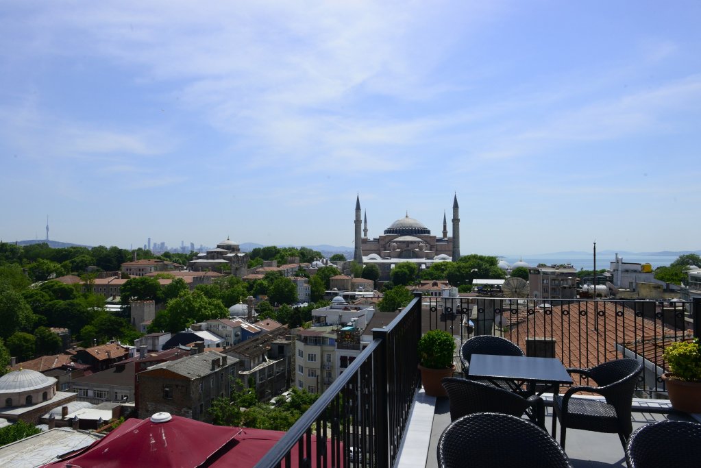 Agora Life Hotel 6