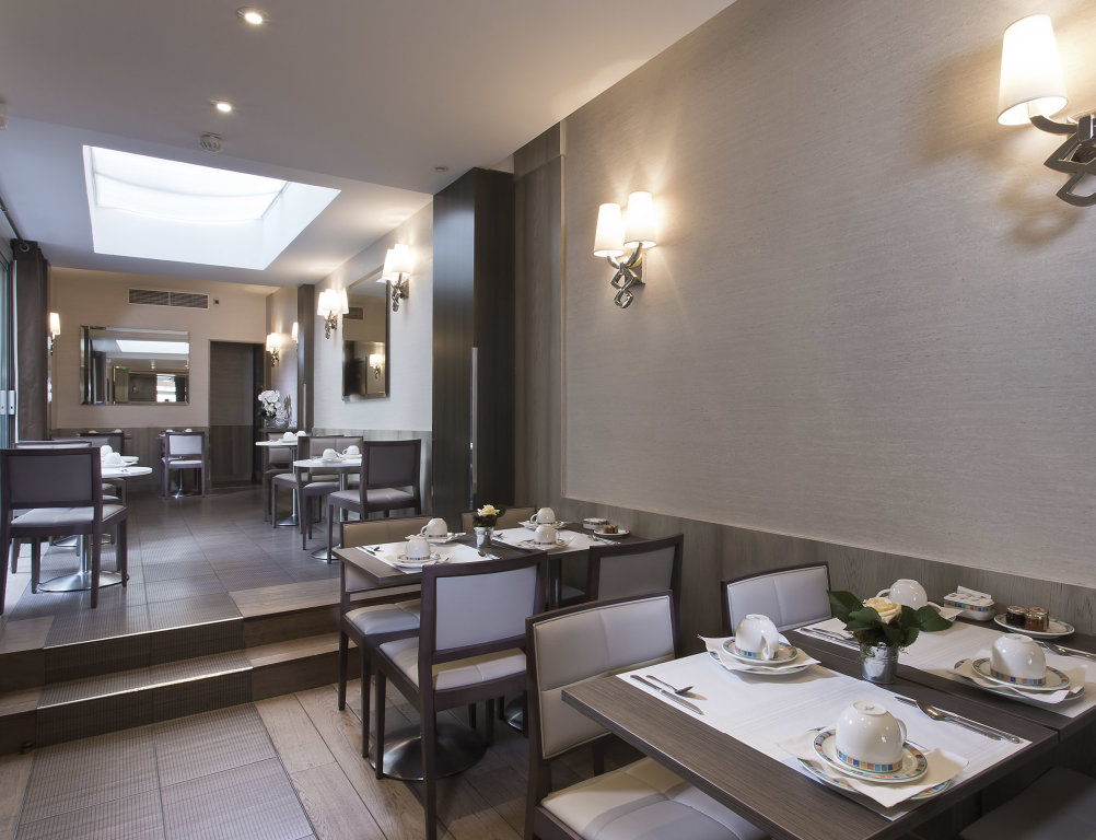 Hotel Longchamp Elysees 14