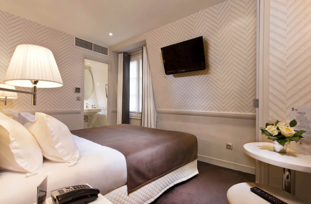 Hotel Longchamp Elysees 19