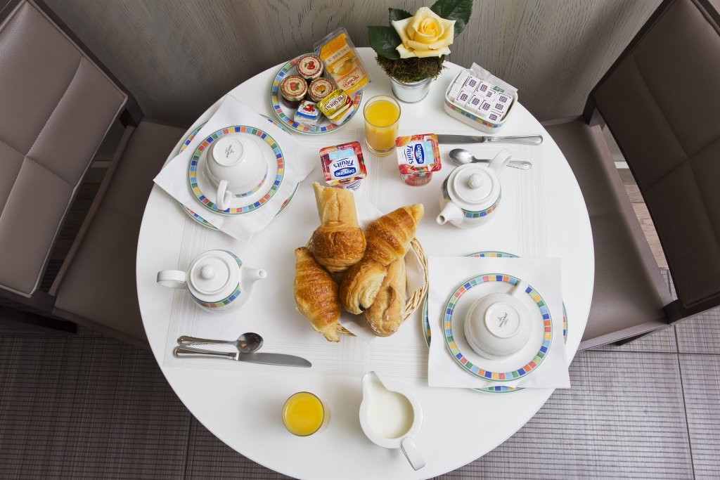 Hotel Longchamp Elysees 7