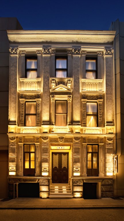 Hotel Miniature 1