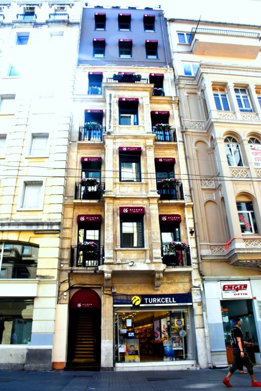 Bonne Sante Hotel 1