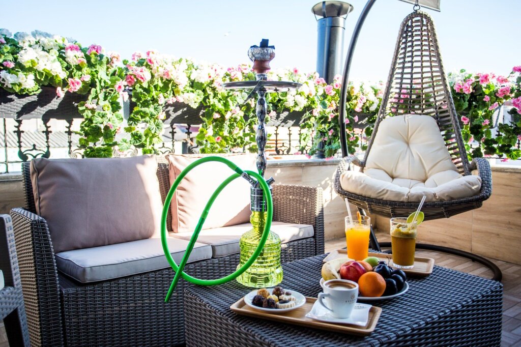 Bonne Sante Hotel 13