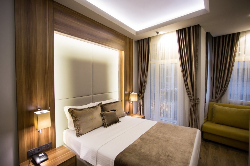 Bonne Sante Hotel 6