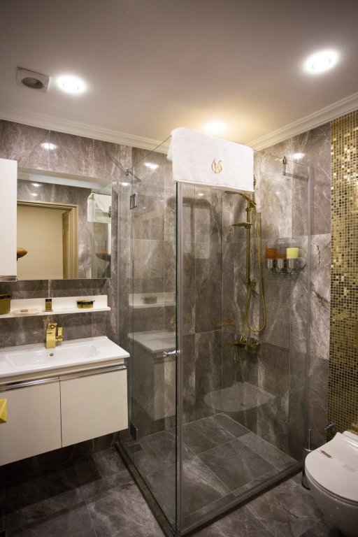 Bonne Sante Hotel 8