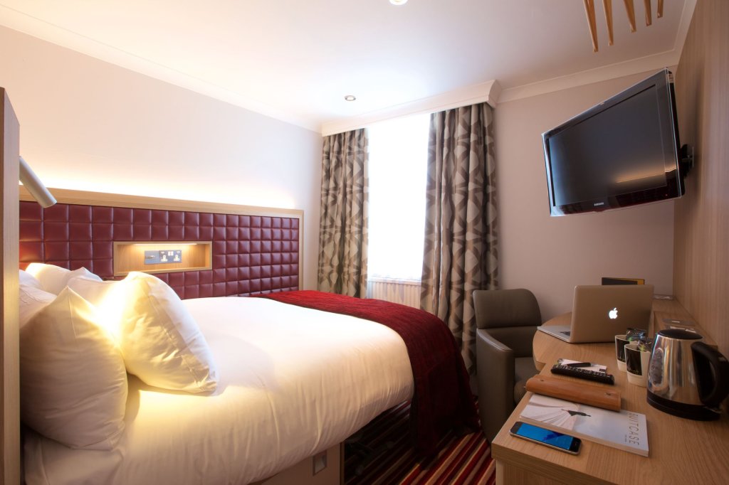 London Croydon Aerodrome Hotel, BW Signature Collection 11