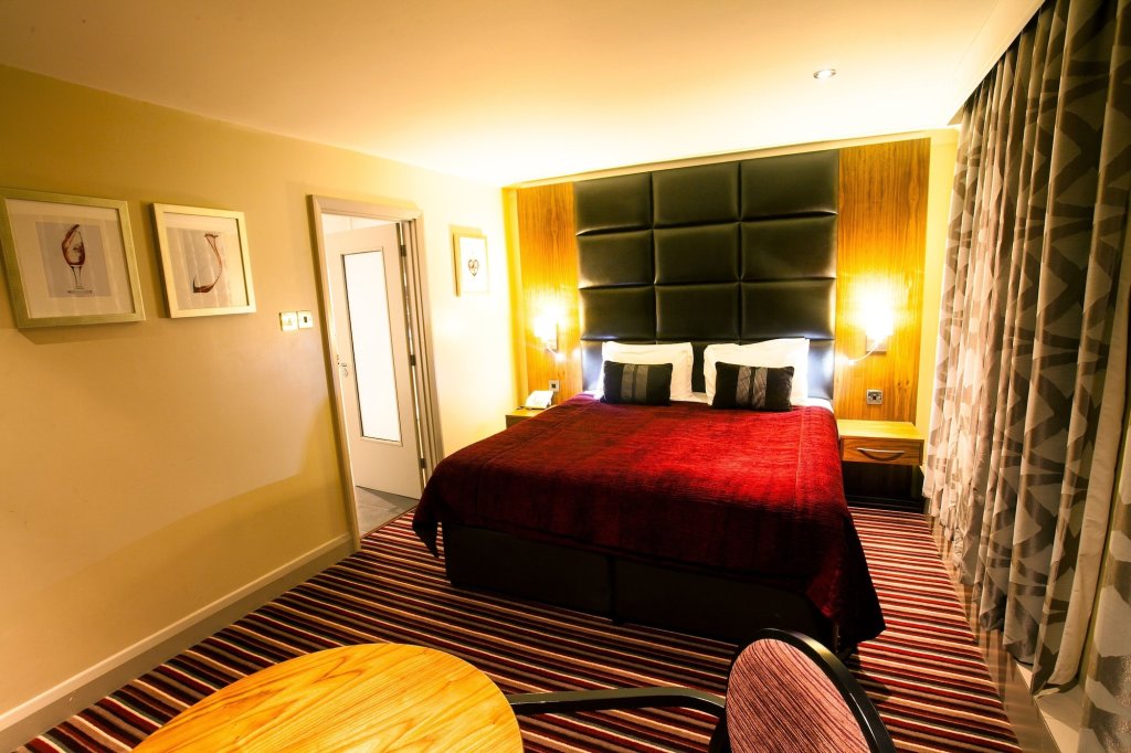 London Croydon Aerodrome Hotel, BW Signature Collection 8